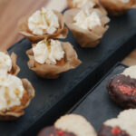 Flammende Herzen & Karotte-Frischkäse-Cupcakes